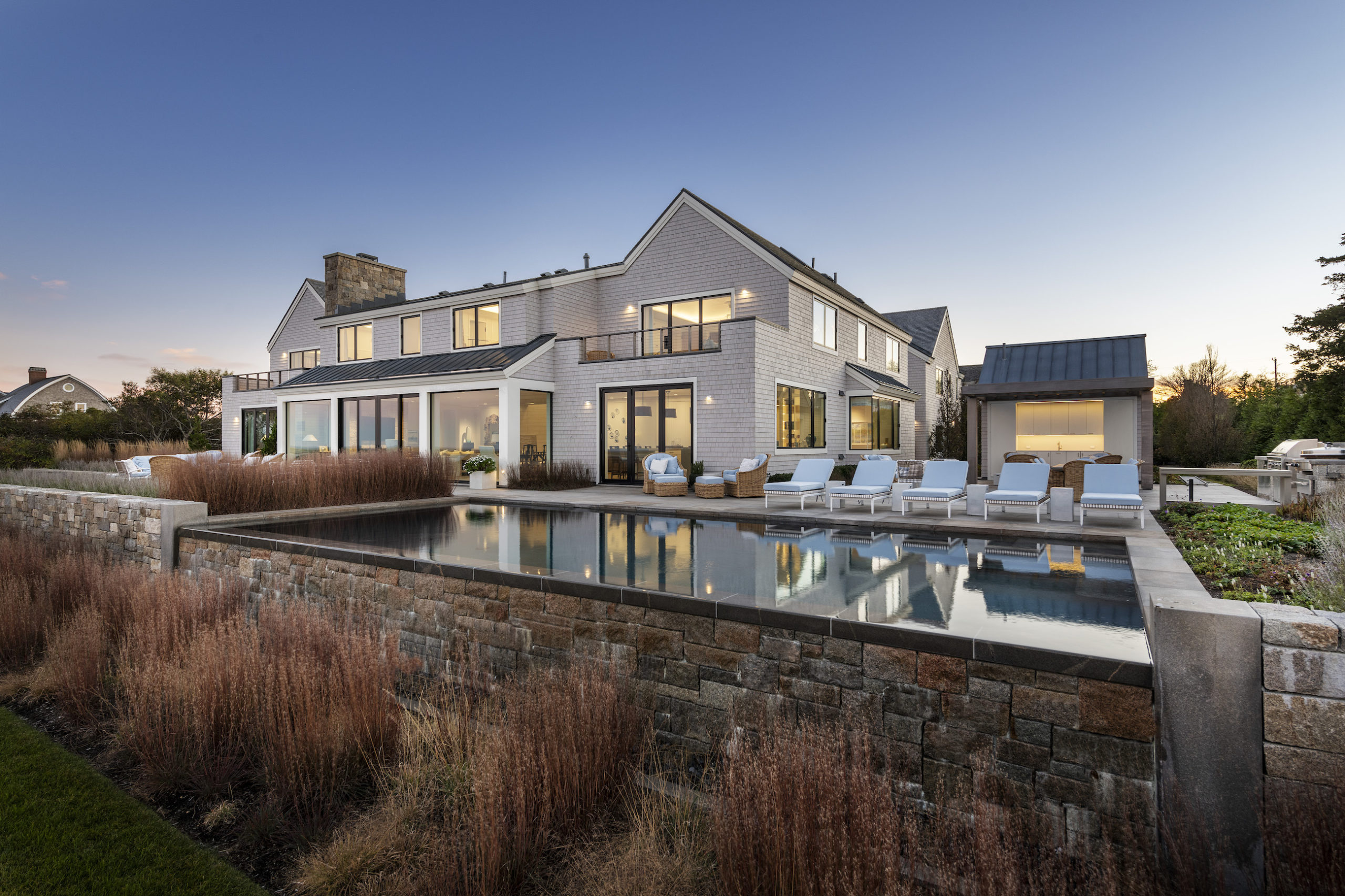 Modern architectural roofing project